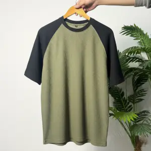 Waffle-Knit Signature Tee - LEOFIGURES